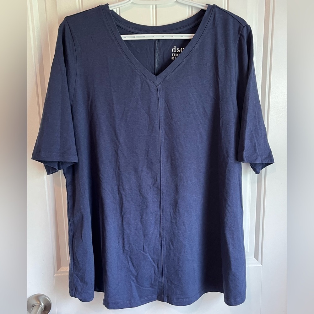 Denim & Co. blue V-Neck Tee T-Shirt Large L